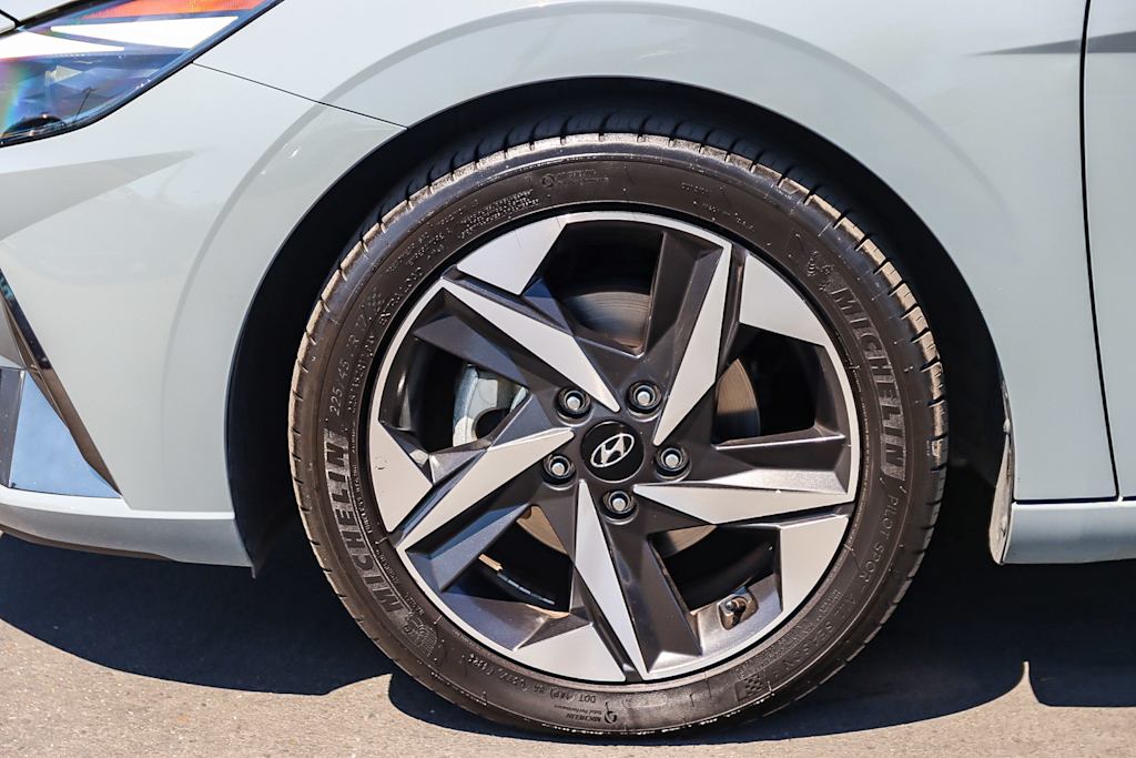 Thumbnail: 2022 Hyundai Elantra - 6