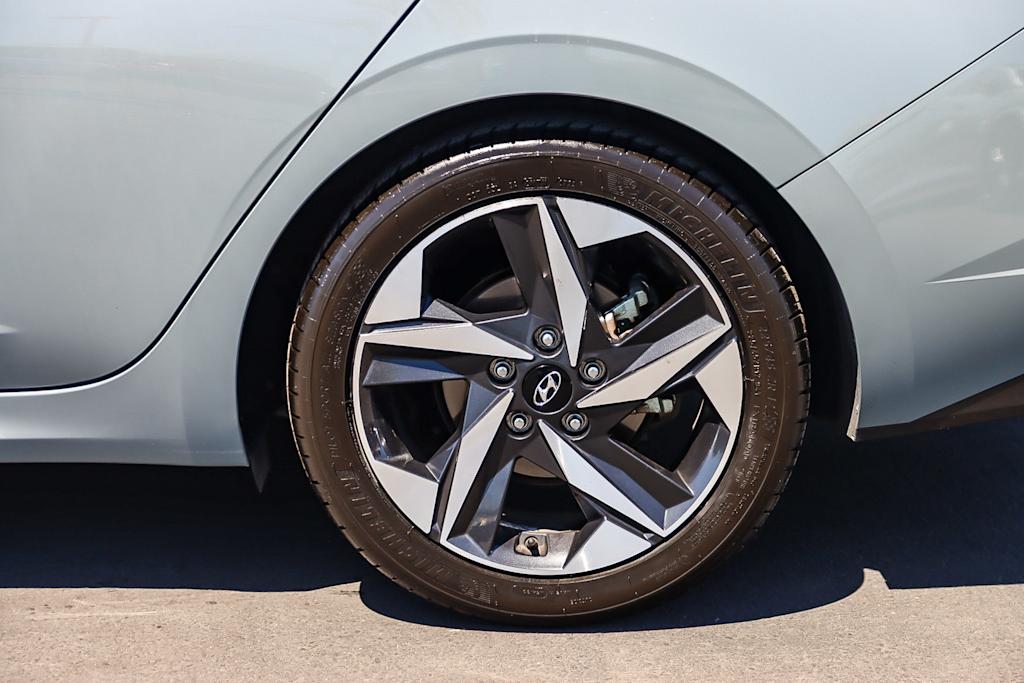 Thumbnail: 2022 Hyundai Elantra - 20