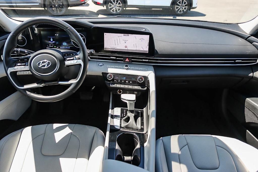Thumbnail: 2022 Hyundai Elantra - 2