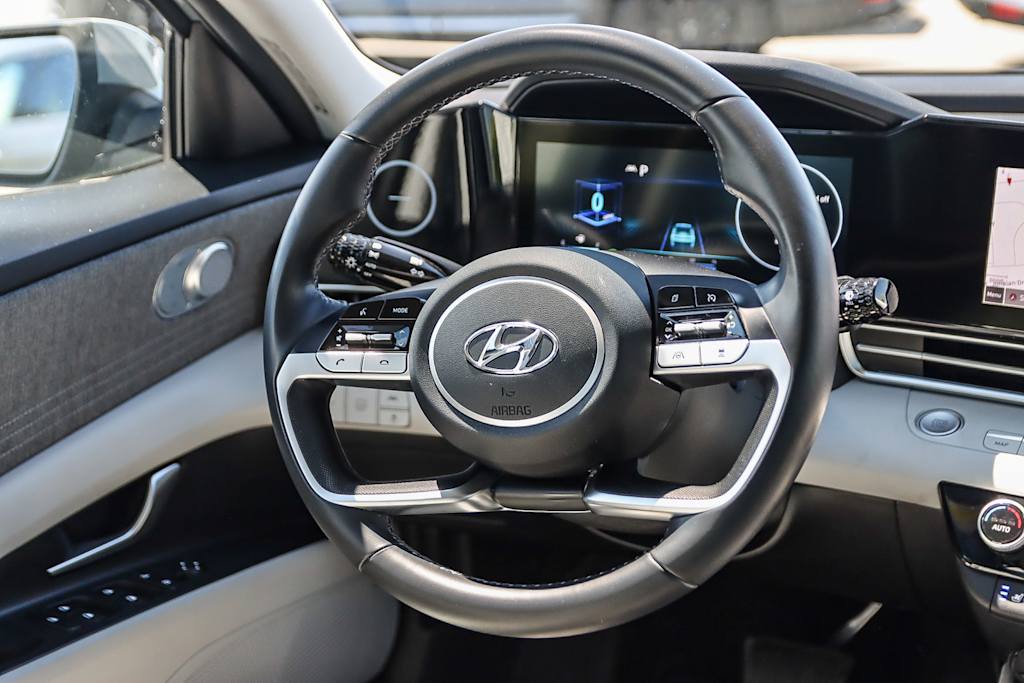 Thumbnail: 2022 Hyundai Elantra - 8