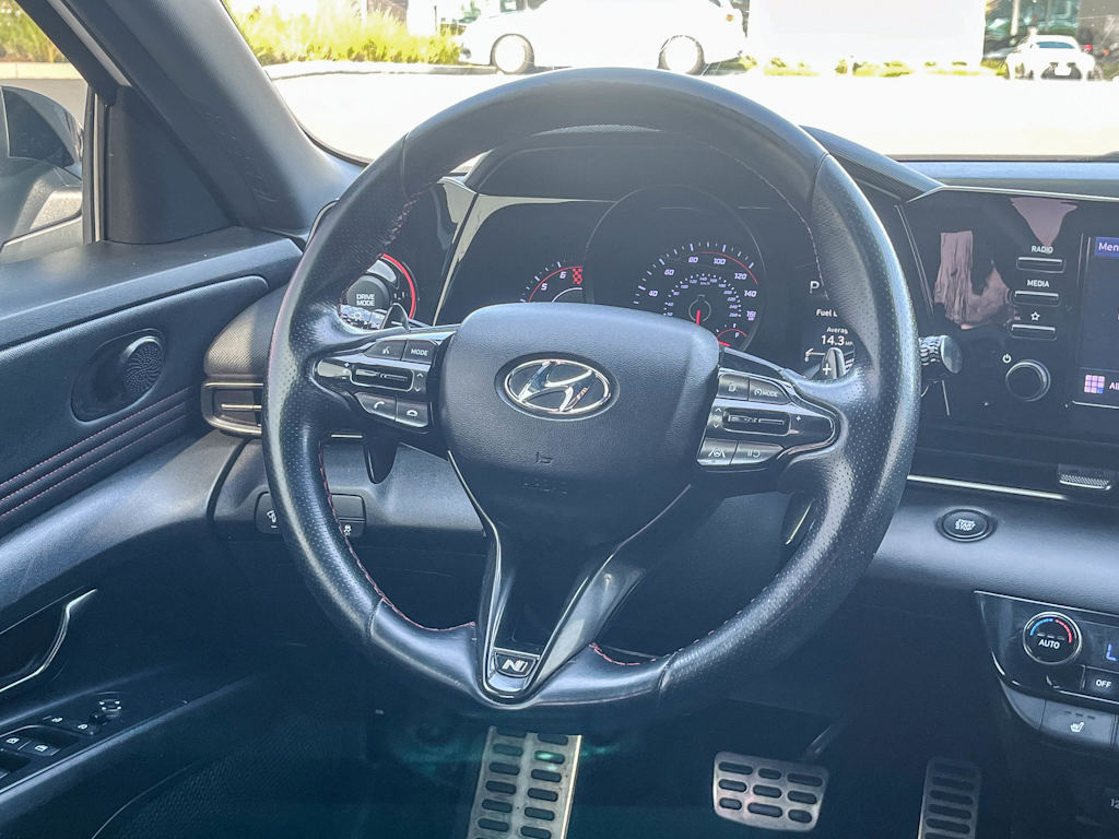 Thumbnail: 2022 Hyundai Elantra - 9