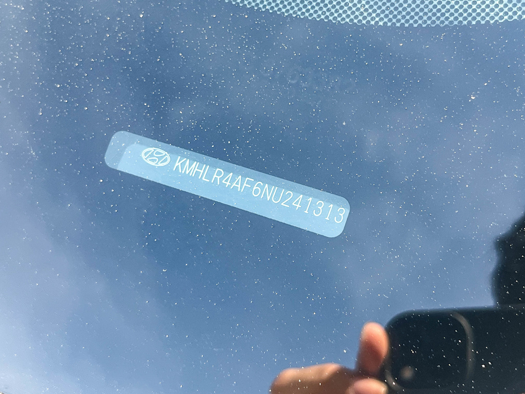 Thumbnail: 2022 Hyundai Elantra - 17