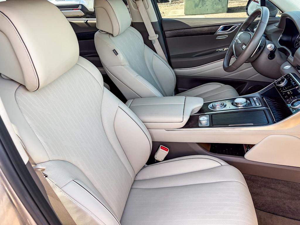 Thumbnail: 2023 Genesis GV80 - 9