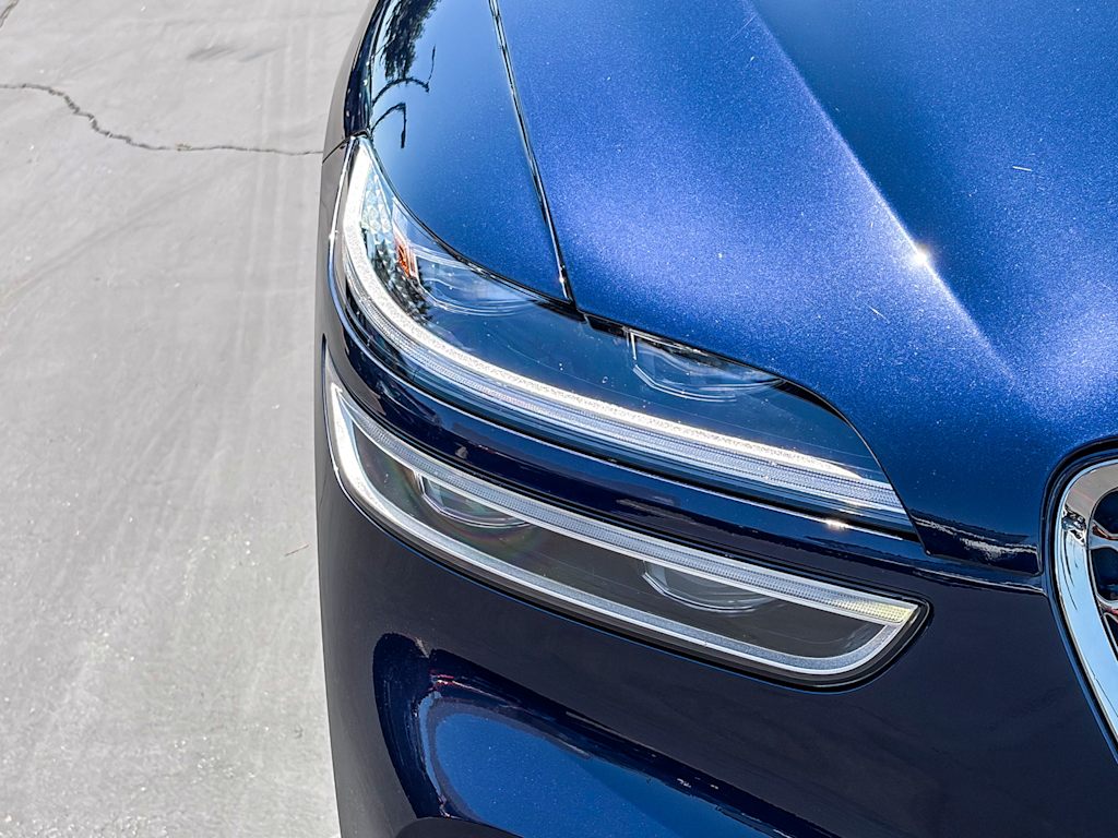 Thumbnail: 2022 Genesis GV70 - 17