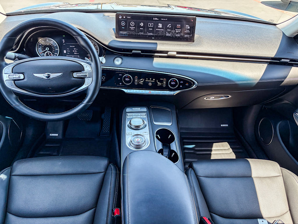 Thumbnail: 2022 Genesis GV70 - 2