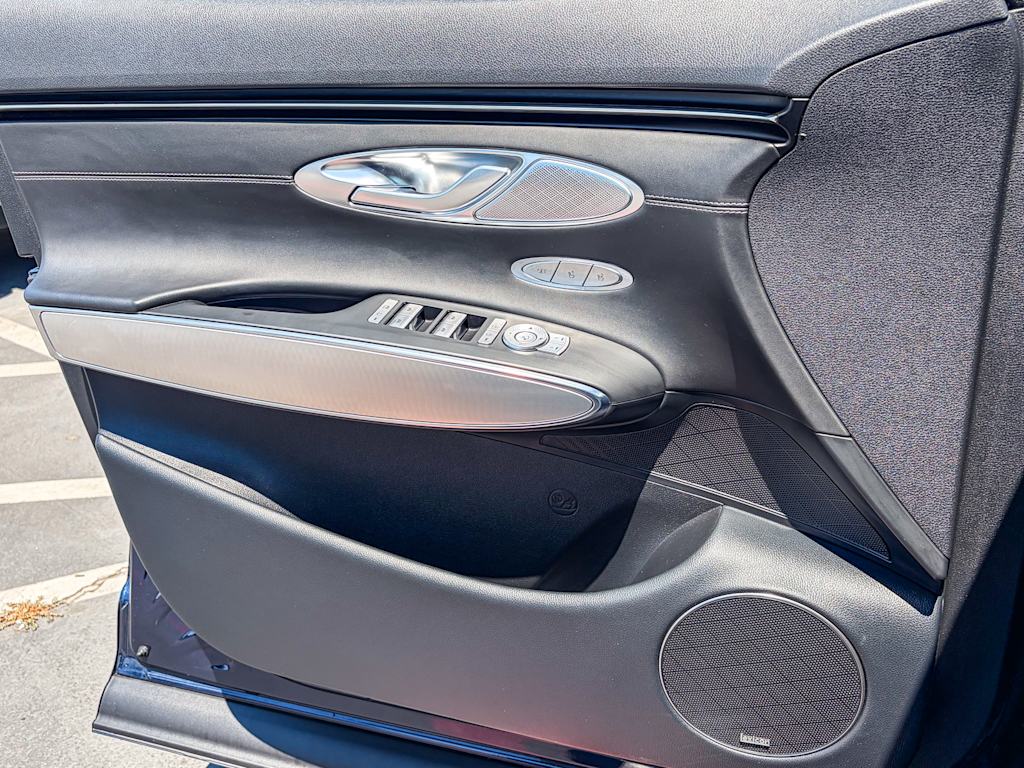 Thumbnail: 2022 Genesis GV70 - 23