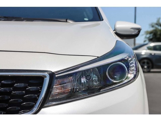 Thumbnail: 2017 Kia Forte - 18