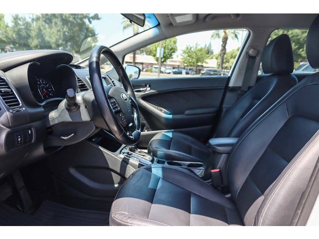 Thumbnail: 2017 Kia Forte - 10