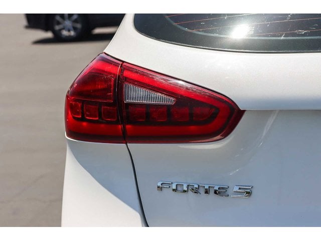 Thumbnail: 2017 Kia Forte - 19