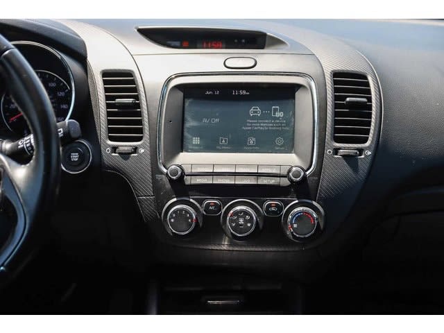 Thumbnail: 2017 Kia Forte - 12