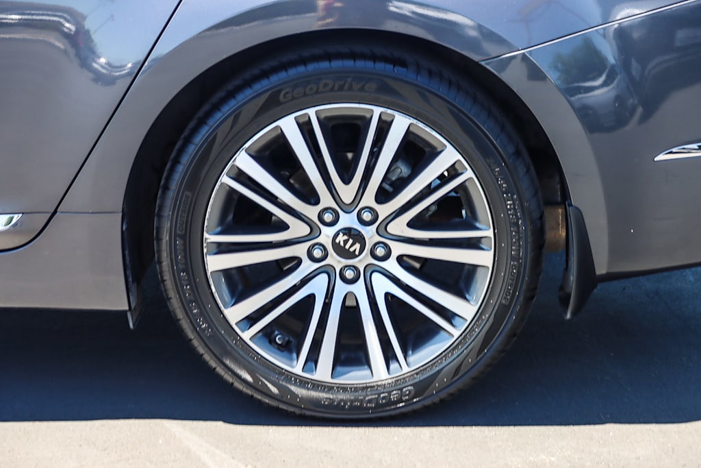 Thumbnail: 2014 Kia Cadenza - 20