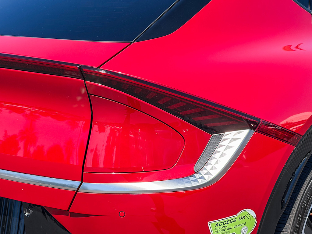 Thumbnail: 2023 Kia EV6 - 18