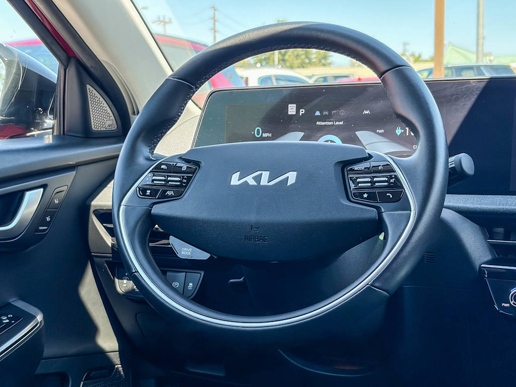 Thumbnail: 2023 Kia EV6 - 8
