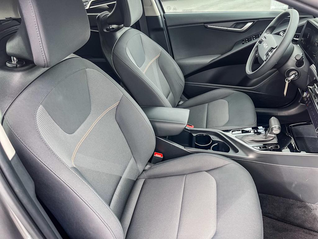 Thumbnail: 2024 Kia Niro - 10