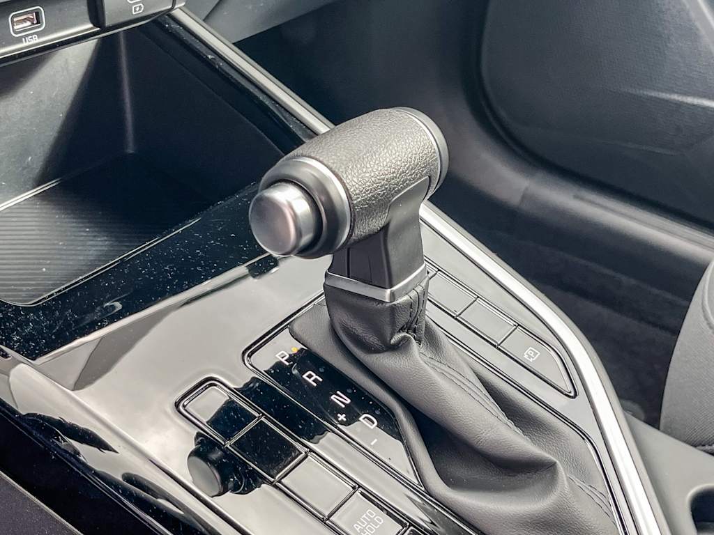 Thumbnail: 2024 Kia Niro - 15