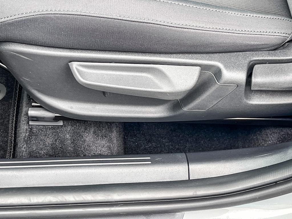 Thumbnail: 2024 Kia Niro - 24