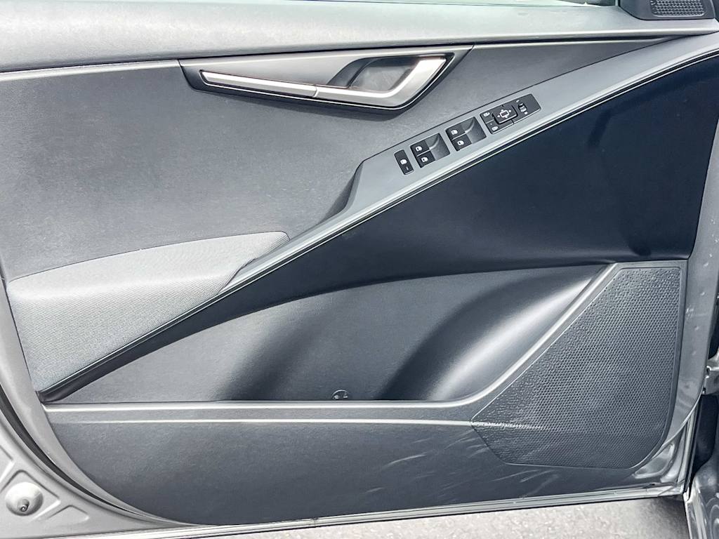 Thumbnail: 2024 Kia Niro - 23