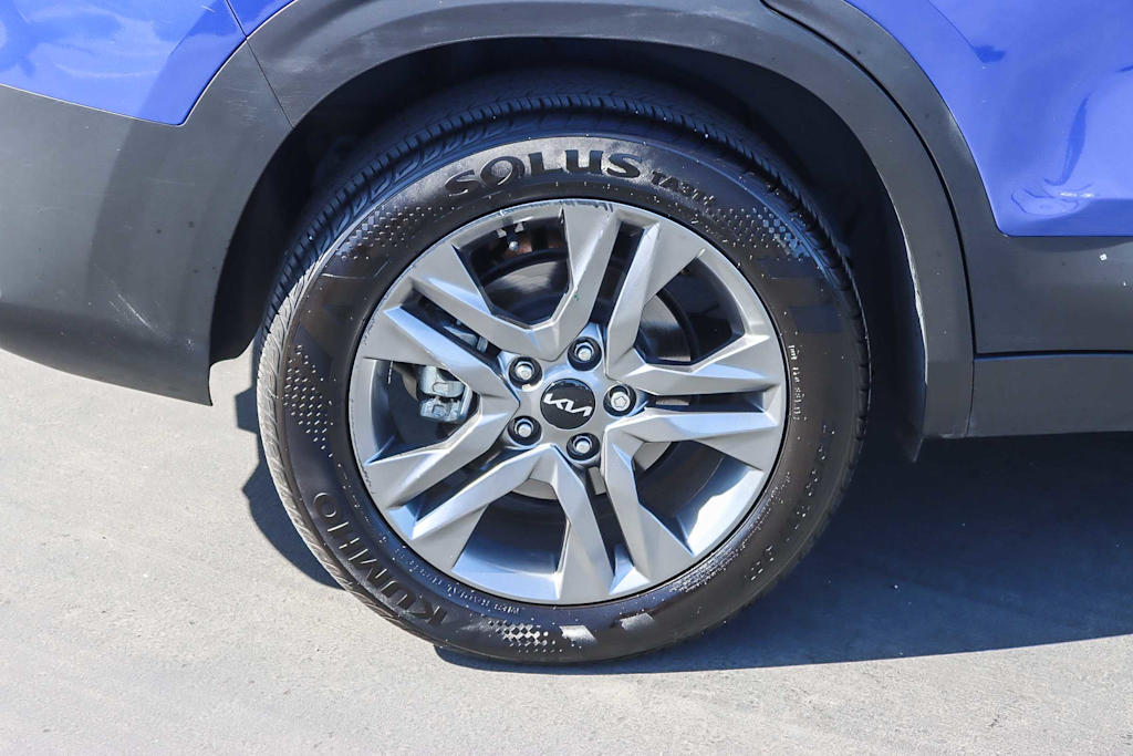 Thumbnail: 2023 Kia Seltos - 17