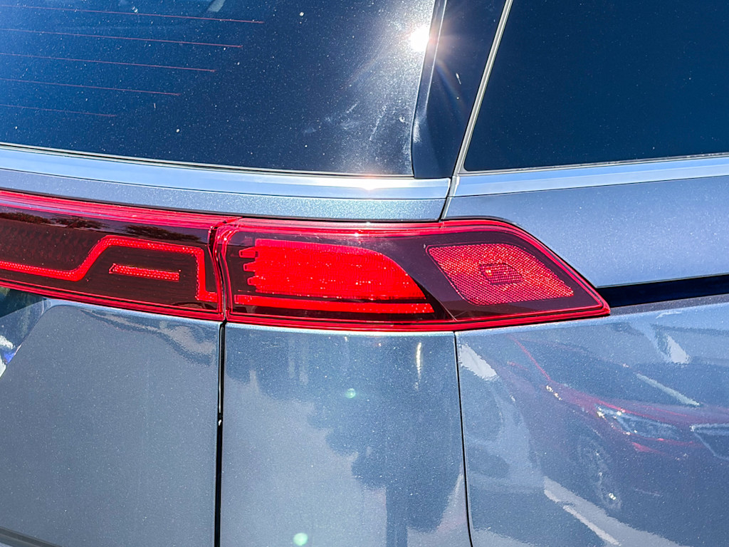Thumbnail: 2022 Kia Carnival - 19
