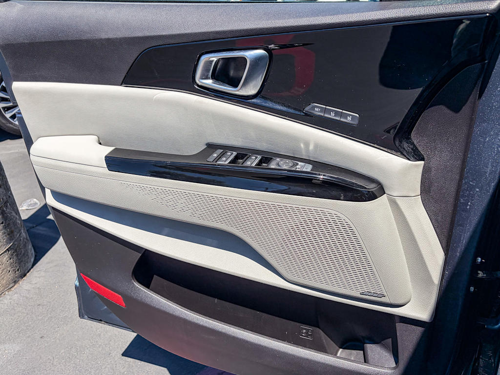 Thumbnail: 2022 Kia Carnival - 22