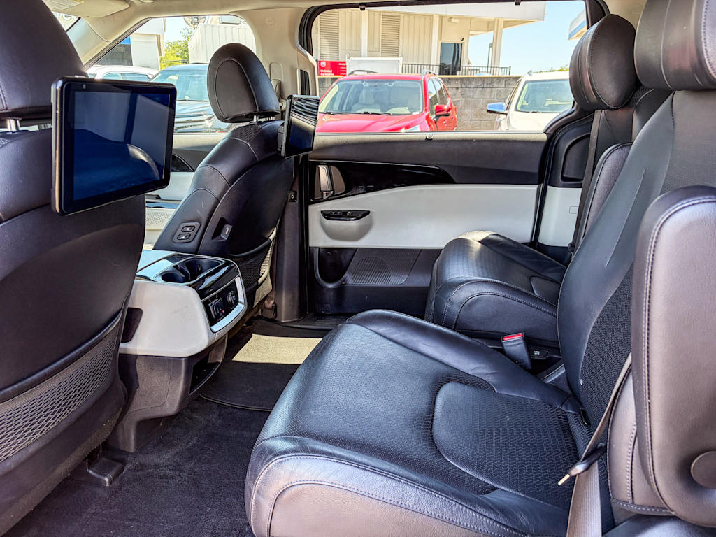 Thumbnail: 2022 Kia Carnival - 11
