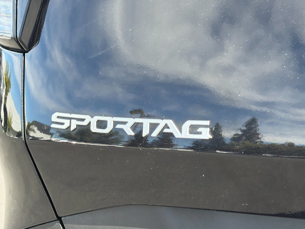 Thumbnail: 2023 Kia Sportage - 7