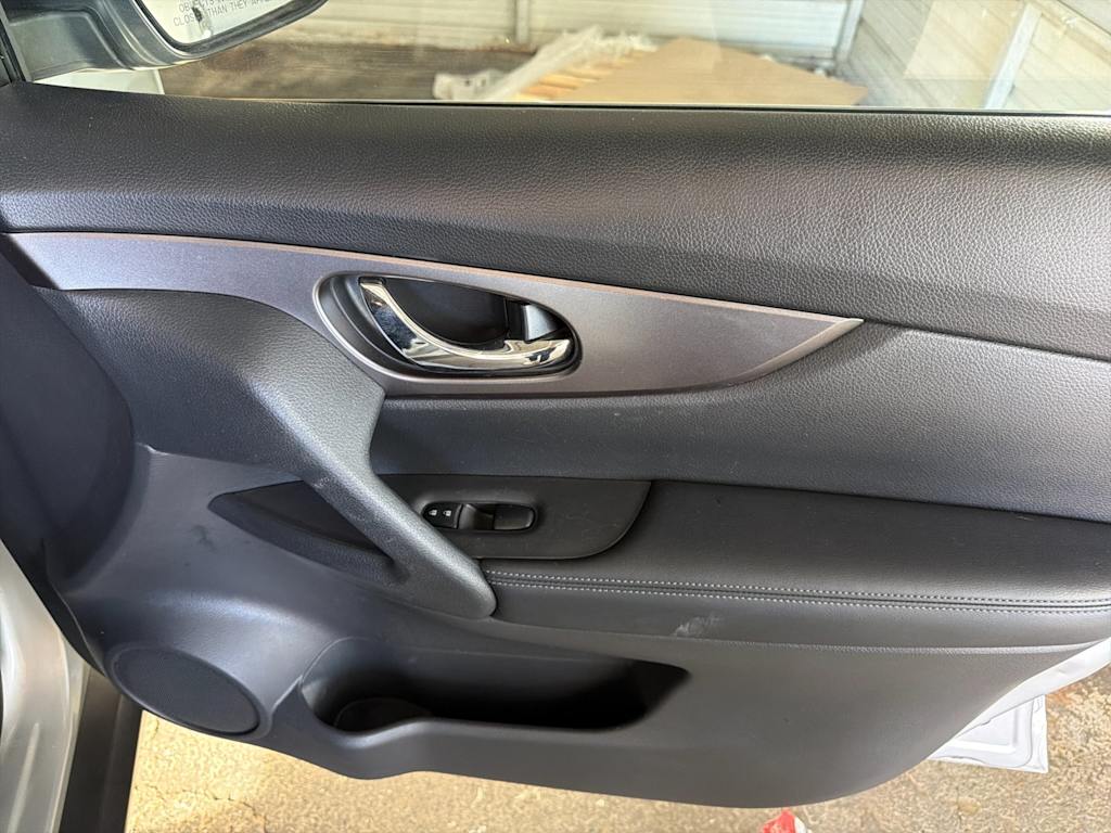 Thumbnail: 2016 Nissan Rogue - 24