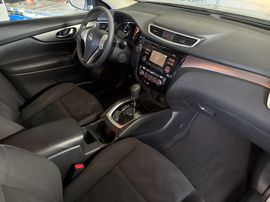 Thumbnail: 2016 Nissan Rogue - 12