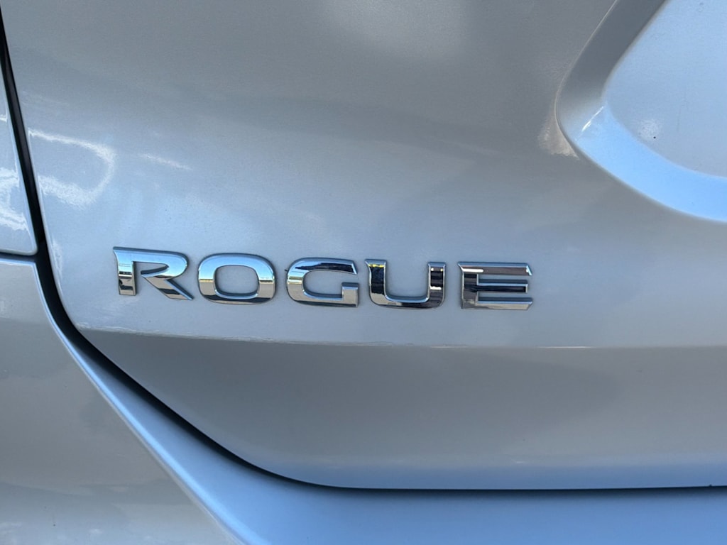 Thumbnail: 2016 Nissan Rogue - 7