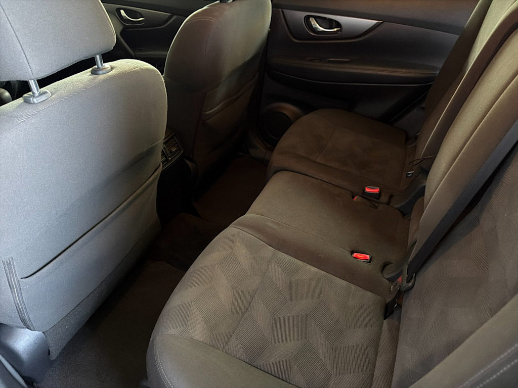 Thumbnail: 2016 Nissan Rogue - 10