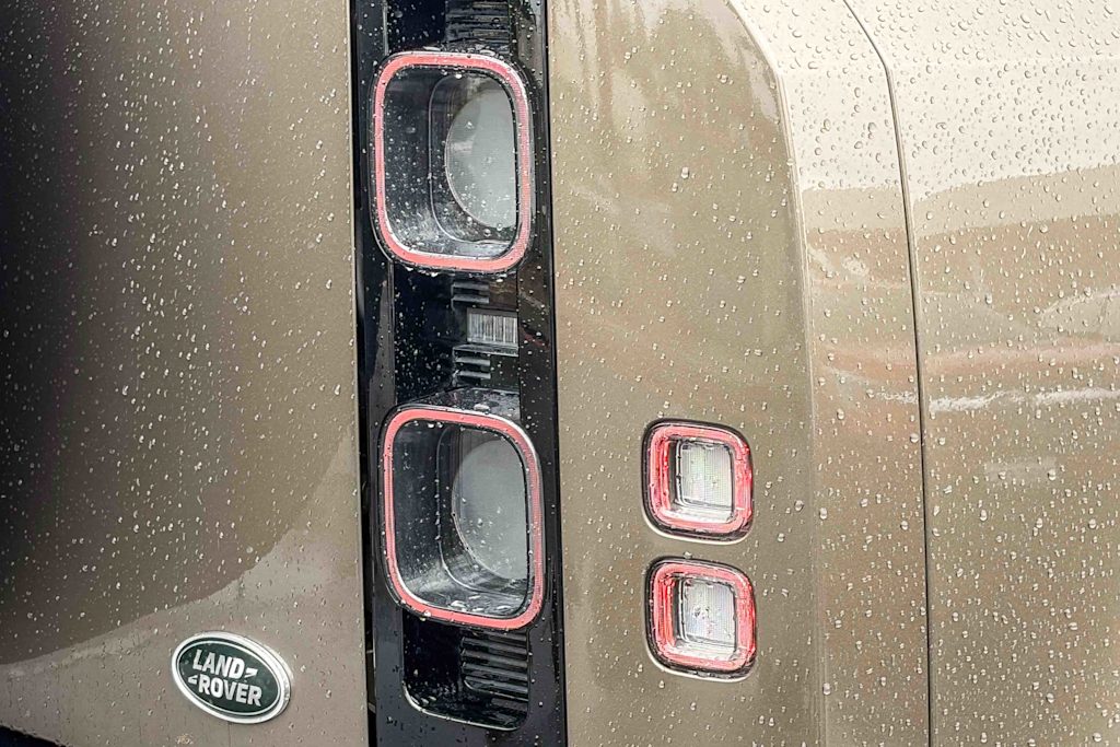 Thumbnail: 2020 Land Rover Defender - 16