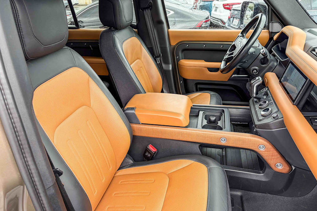 Thumbnail: 2020 Land Rover Defender - 8