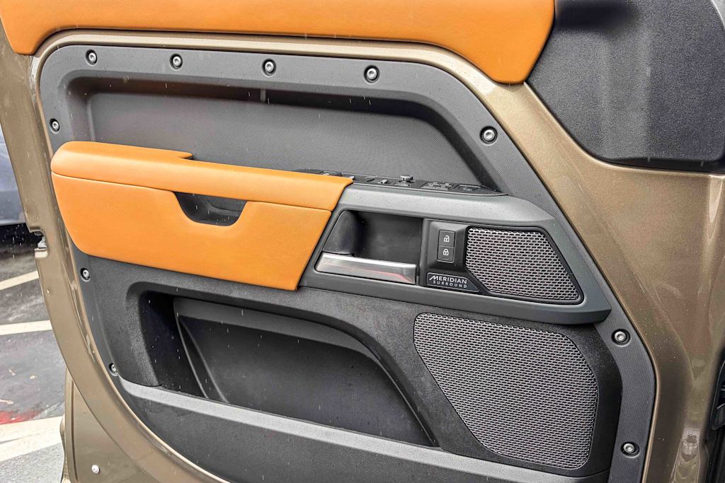 Thumbnail: 2020 Land Rover Defender - 23