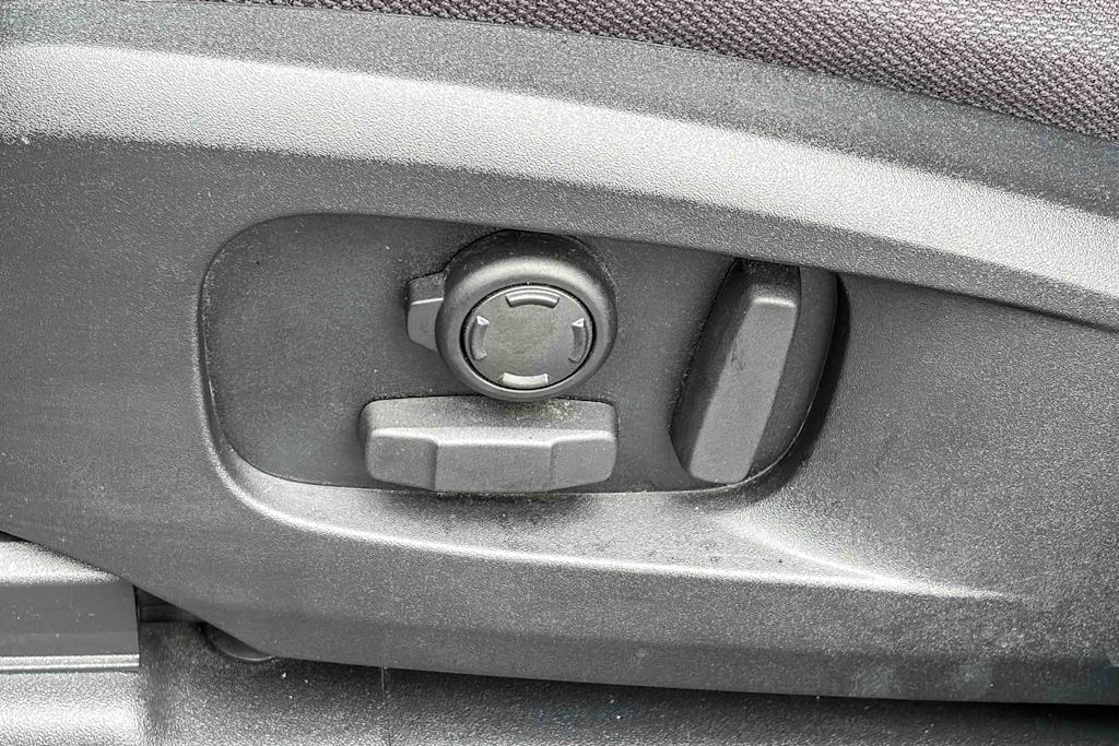 Thumbnail: 2020 Land Rover Defender - 24