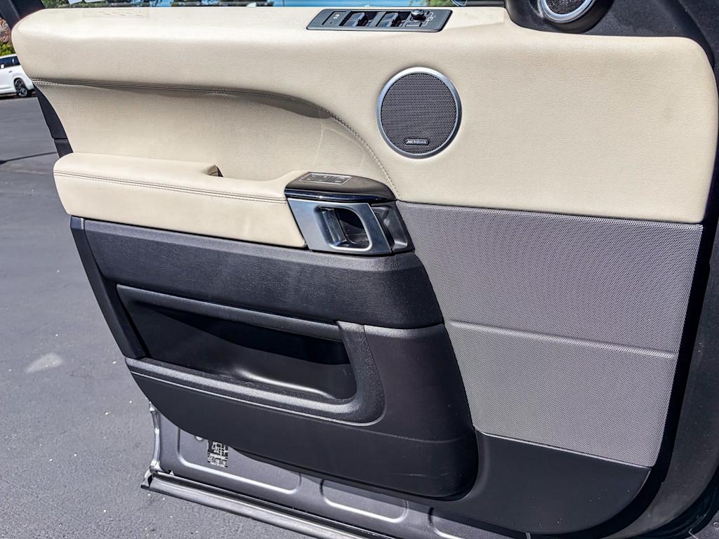 Thumbnail: 2017 Land Rover Range Rover Sport - 23