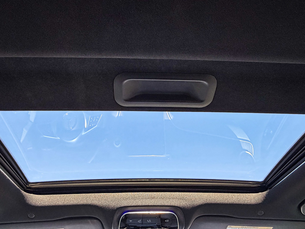 Thumbnail: 2023 Mercedes-Benz C-Class - 21