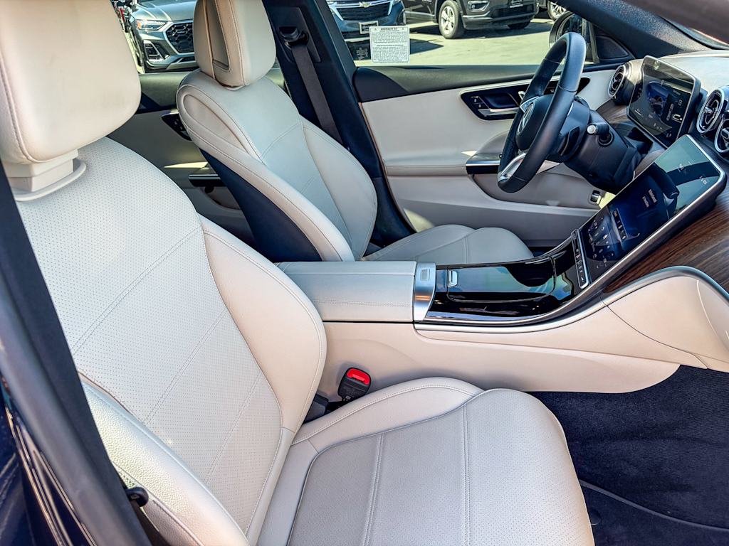 Thumbnail: 2023 Mercedes-Benz C-Class - 10