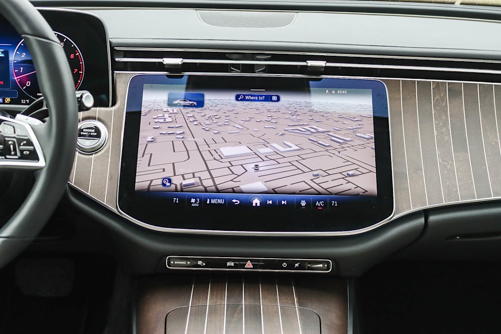 Thumbnail: 2024 Mercedes-Benz E-Class - 12