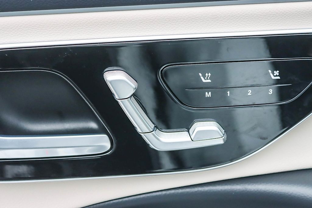 Thumbnail: 2024 Mercedes-Benz E-Class - 24