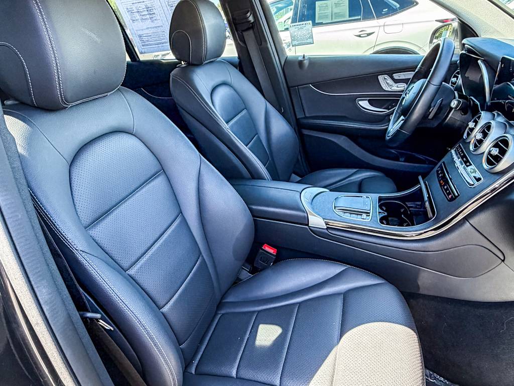 Thumbnail: 2022 Mercedes-Benz GLC - 9