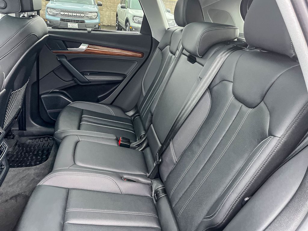 Thumbnail: 2023 Audi Q5 - 11