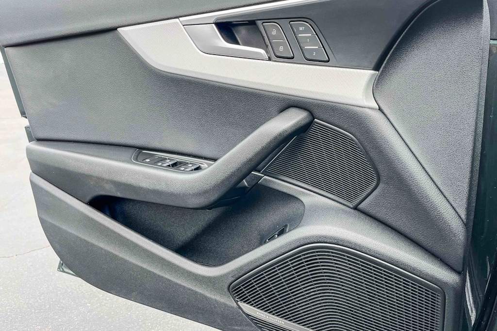 Thumbnail: 2017 Audi A4 - 23