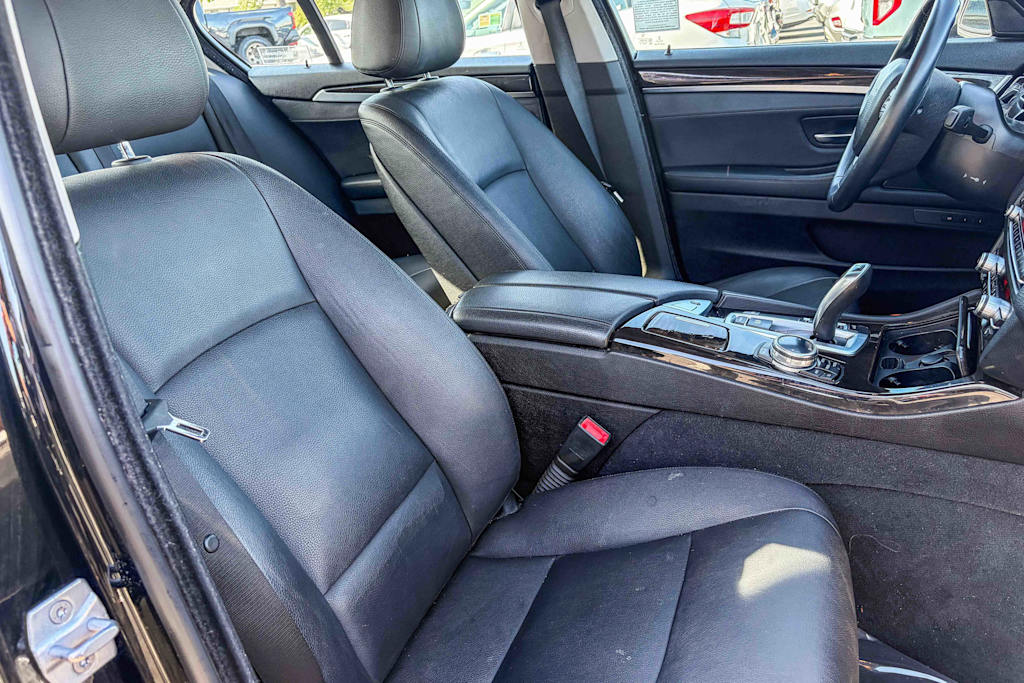 Thumbnail: 2015 BMW 5 Series - 9