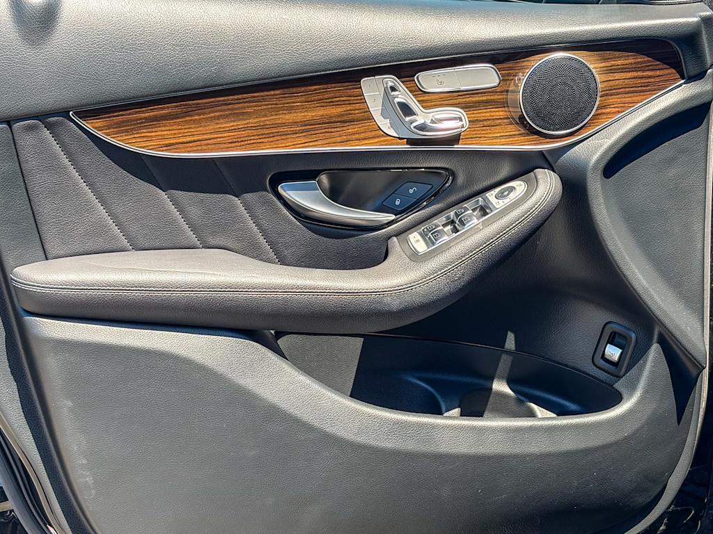 Thumbnail: 2019 Mercedes-Benz GLC - 23