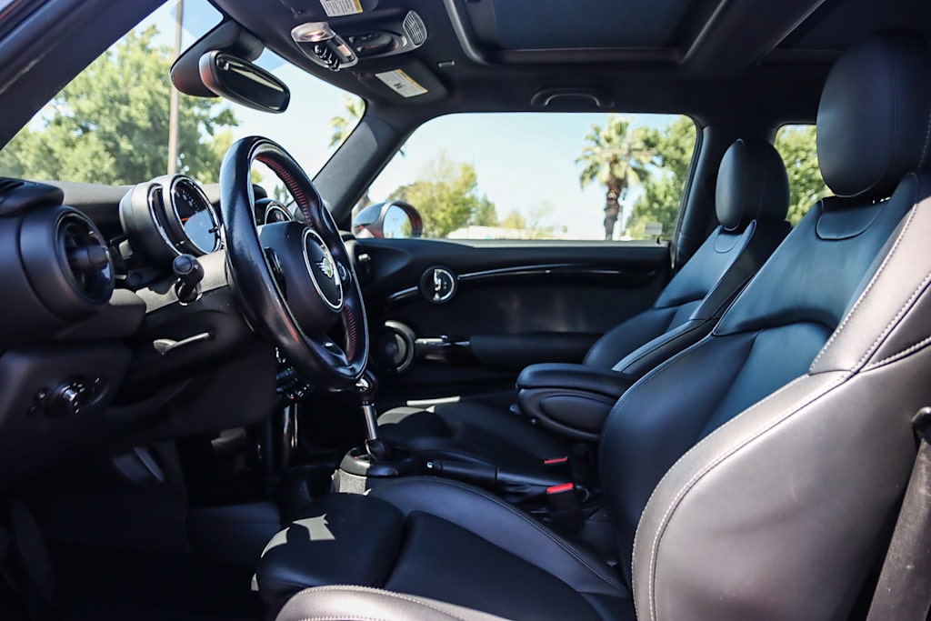 Thumbnail: 2019 MINI Cooper - 10