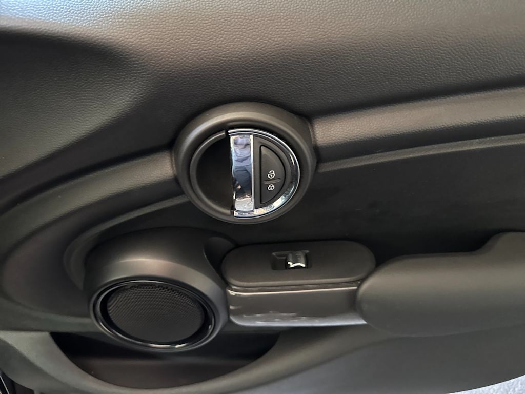 Thumbnail: 2020 MINI Cooper - 24