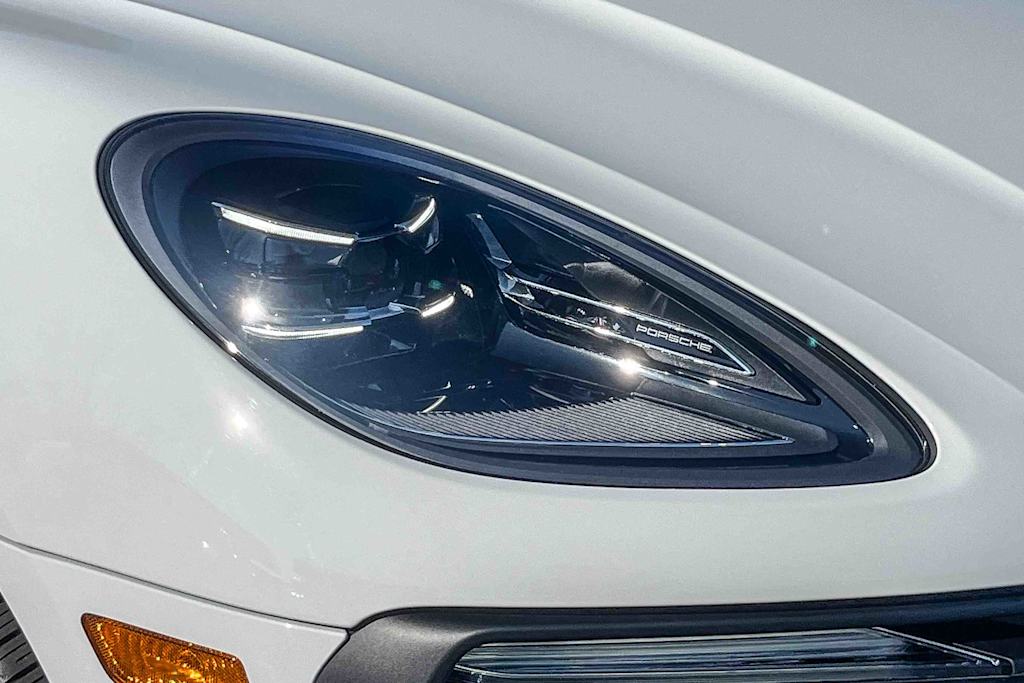 Thumbnail: 2024 Porsche Macan - 20