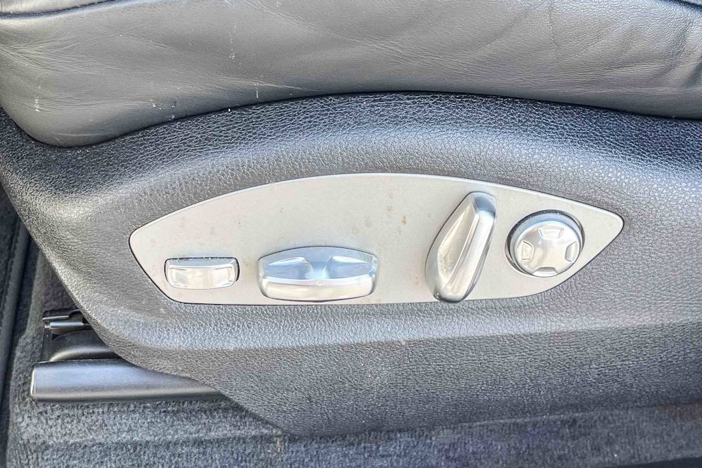 Thumbnail: 2024 Porsche Macan - 24