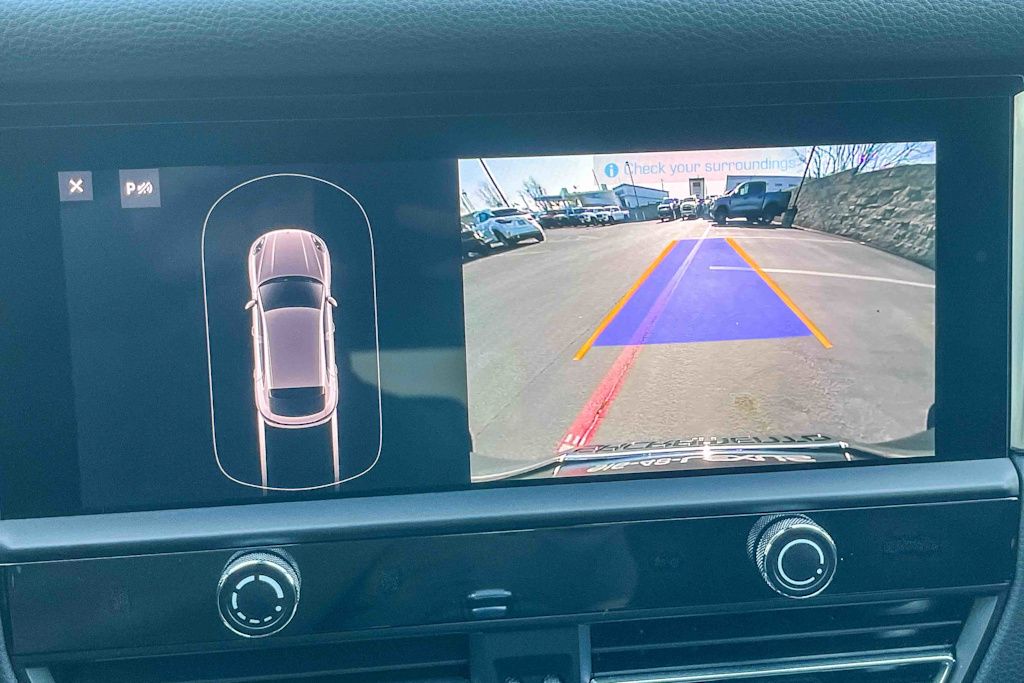 Thumbnail: 2024 Porsche Macan - 25