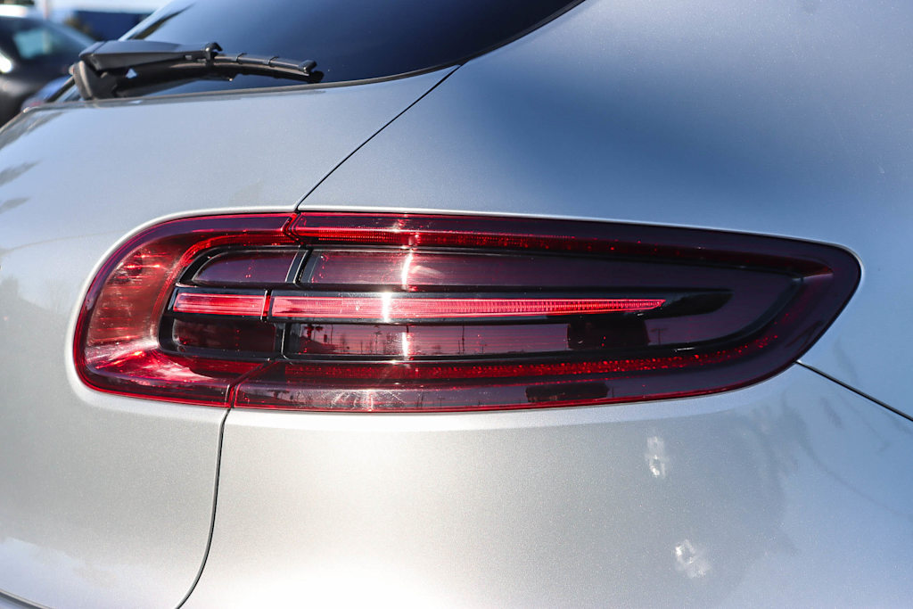 Thumbnail: 2018 Porsche Macan - 18